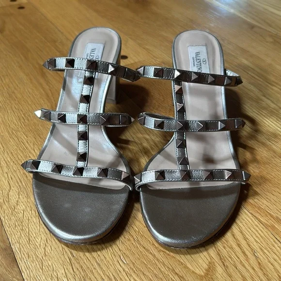 Valentino Garavani Rock Stud Slide Sandal - Picture 8 of 14